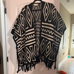Black and White Geometric Patterned Poncho